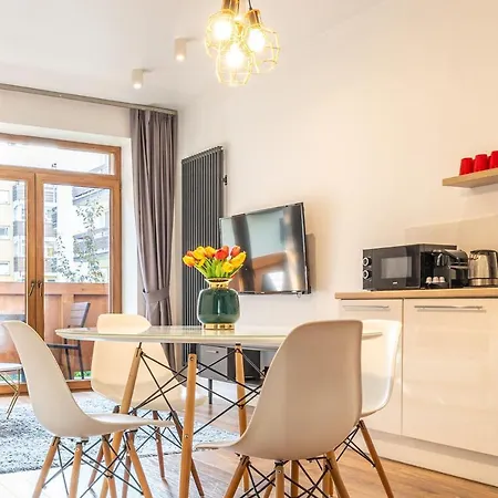 Jarosta Premium & Appart hôtel 3*