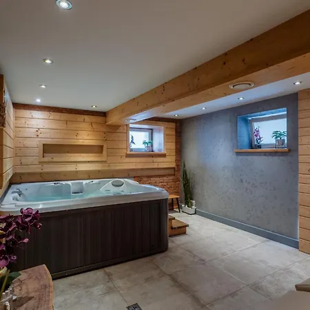 Jarosta Premium & Appart hôtel 3*